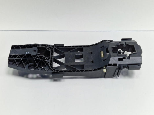 Suport maner exteriror usa VOLKSWAGEN JETTA IV 162, 163, AV3, AV2 2009 -> 1.2 TSI CBZB 5N0837885H