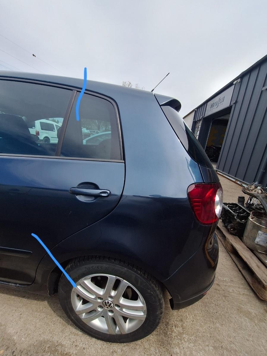 Aripa spate dreapta VOLKSWAGEN GOLF PLUS 5M1, 521 2004 - 2013 2.0 TDI BMM