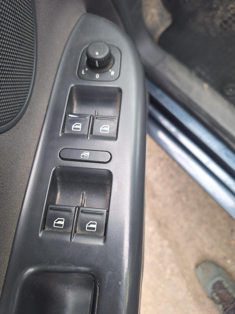 Butoane geamuri electrice VOLKSWAGEN GOLF PLUS 5M1, 521 2004 - 2013 2.0 TDI BMM