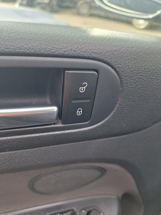 Buton blocare portiere VOLKSWAGEN GOLF PLUS 5M1, 521 2004 - 2013 2.0 TDI BMM