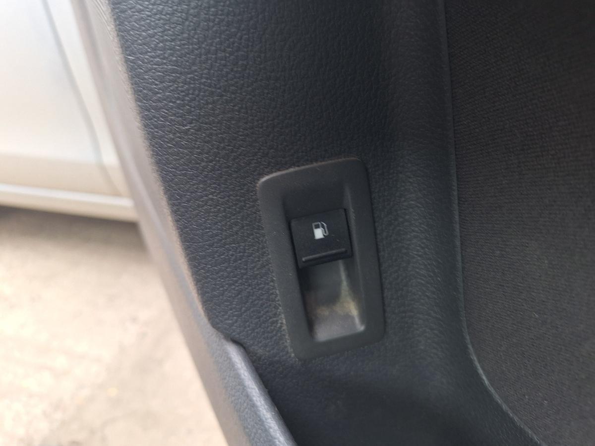 Buton deschidere usita rezervor VOLKSWAGEN GOLF PLUS 5M1, 521 2004 - 2013 2.0 TDI BMM