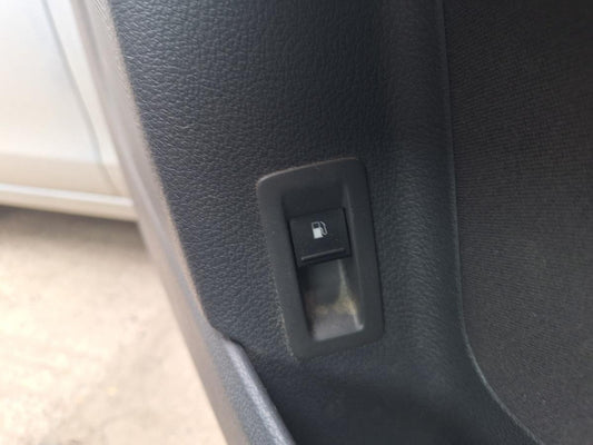 Buton deschidere usita rezervor VOLKSWAGEN GOLF PLUS 5M1, 521 2004 - 2013 2.0 TDI BMM