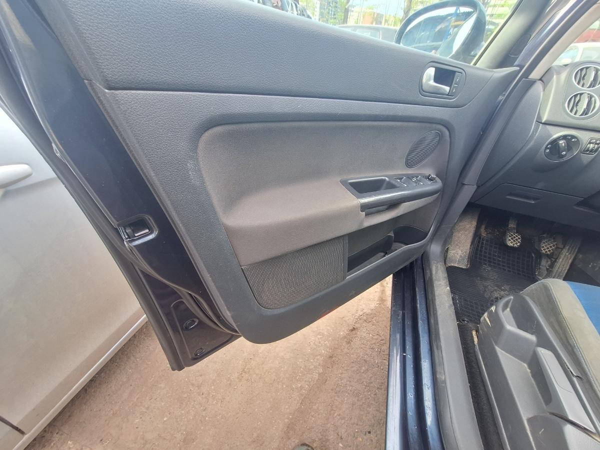 Tapiterie panou portiera fata stanga VOLKSWAGEN GOLF PLUS 5M1, 521 2004 - 2013 2.0 TDI BMM