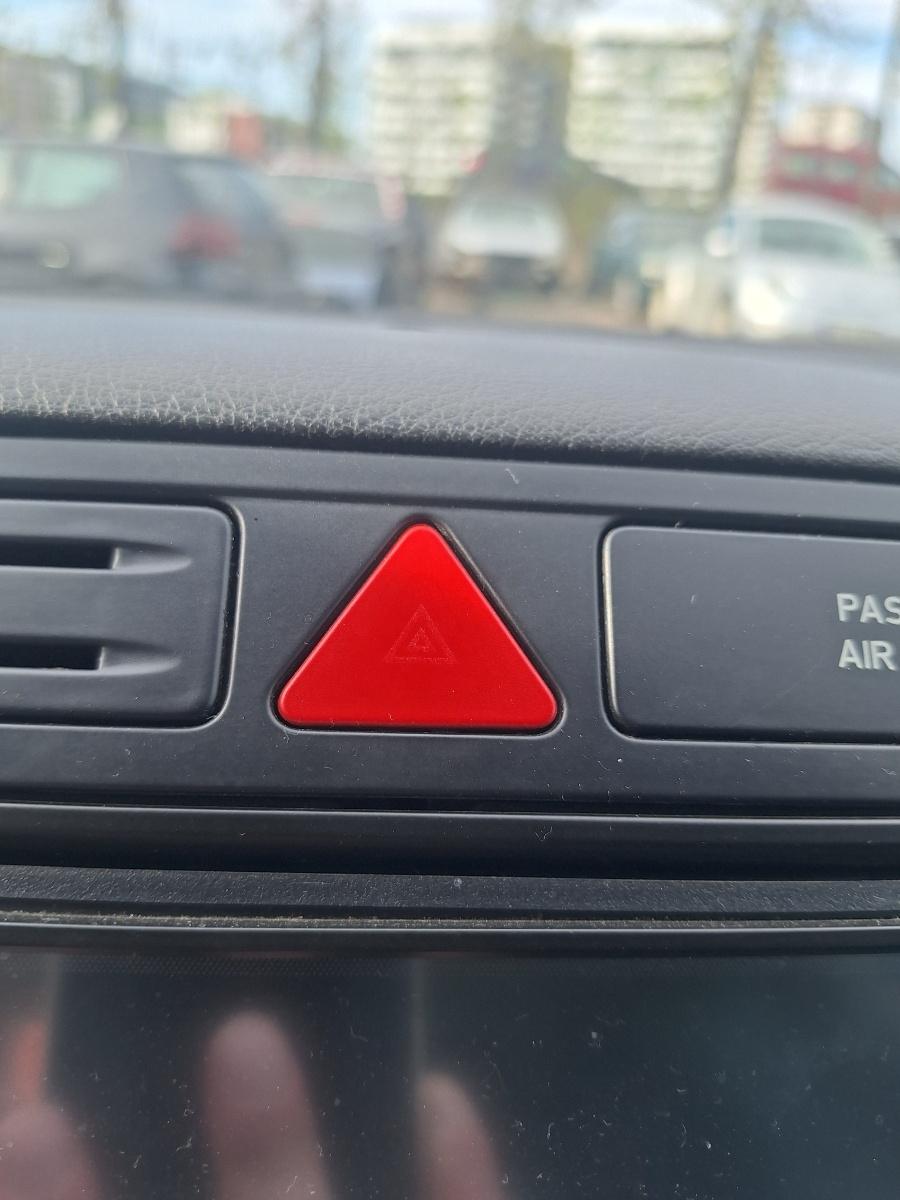Buton avarii SOS VOLKSWAGEN GOLF PLUS 5M1, 521 2007 2.0 TDI BMM 103KW|140HP 2007