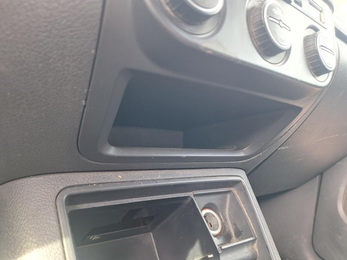 Interior sertar consola centrala VOLKSWAGEN GOLF PLUS 5M1, 521 2004 - 2013 2.0 TDI BMM