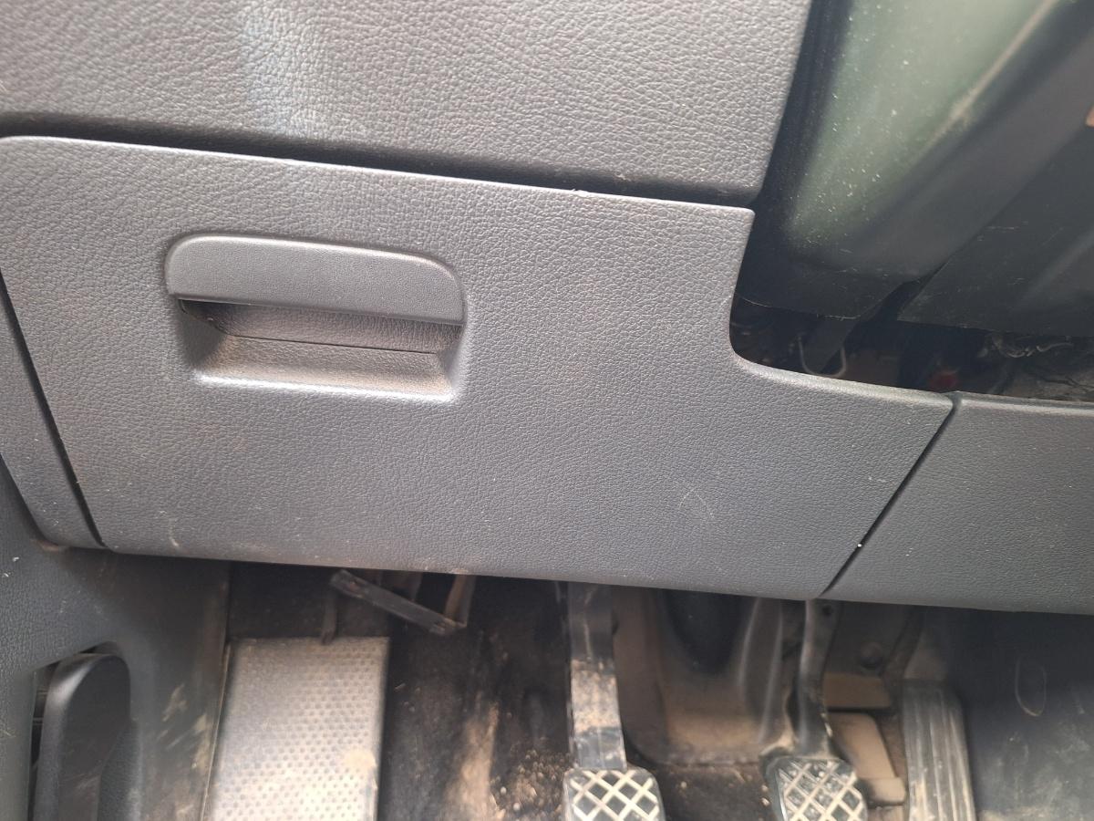 Compartiment/spatiu de depozitare panou de bord stanga VOLKSWAGEN GOLF PLUS 5M1, 521 2004 - 2013 2.0 TDI BMM