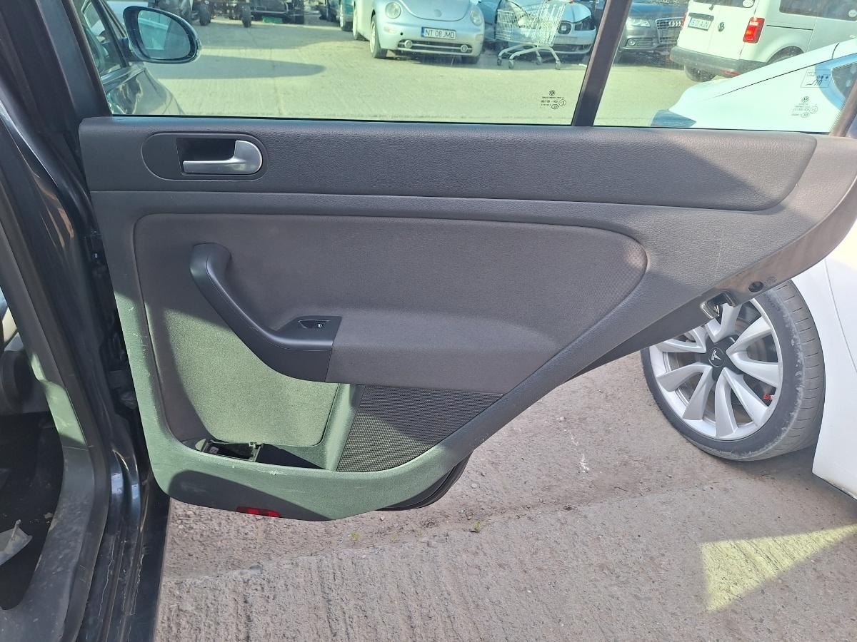Tapiterie panou portiera spate dreapta VOLKSWAGEN GOLF PLUS 5M1, 521 2004 - 2013 2.0 TDI BMM
