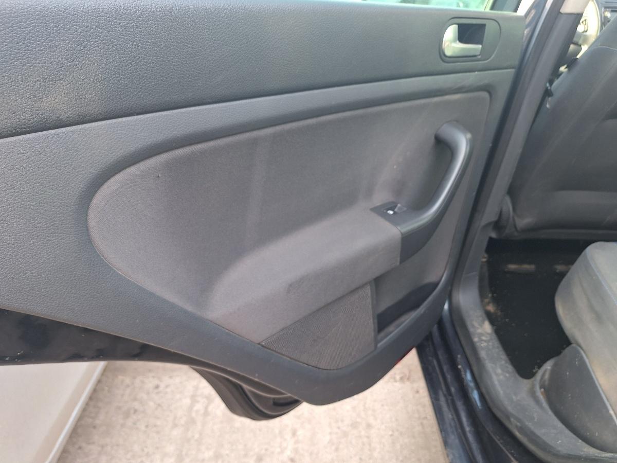 Tapiterie panou portiera spate stanga VOLKSWAGEN GOLF PLUS 5M1, 521 2004 - 2013 2.0 TDI BMM