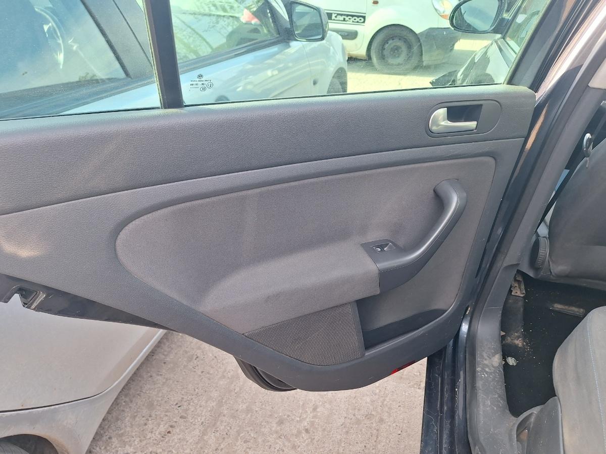 Tapiterie panou portiera spate stanga VOLKSWAGEN GOLF PLUS 5M1, 521 2004 - 2013 2.0 TDI BMM