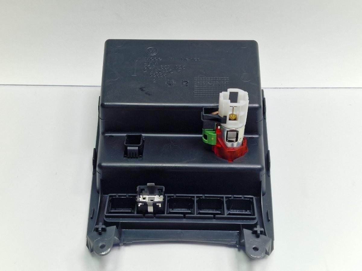 Interior sertar consola centrala VOLKSWAGEN JETTA IV 162, 163, AV3, AV2 2009 -> 1.2 TSI CBZB