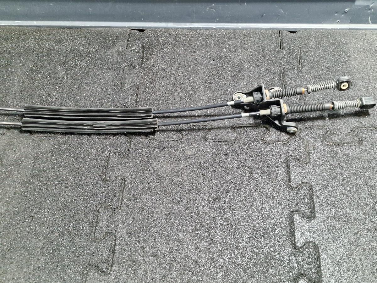 Timonerie VOLKSWAGEN JETTA IV 162, 163, AV3, AV2 2009 -> 1.2 TSI CBZB 1K0711049BS
