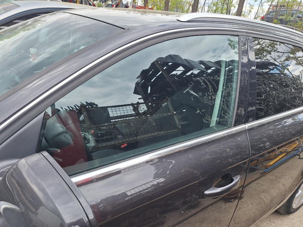 Geam portiera fata stanga AUDI A4 IV Avant 8K5, B8 2007 - 2015 2.0 TDI CAGA, CJCA, CMEA, CMFA