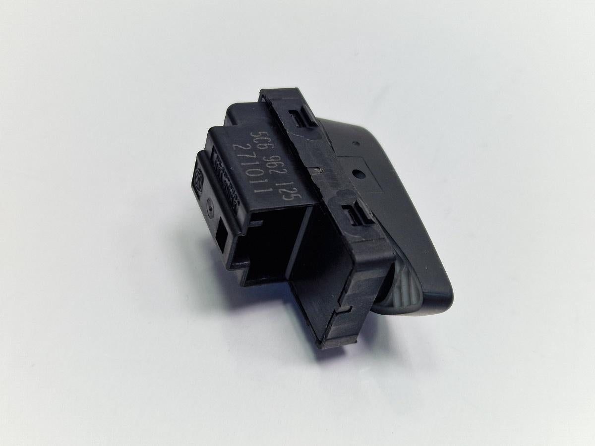 Buton inchidere centralizata VOLKSWAGEN JETTA IV 162, 163, AV3, AV2 2009 -> 1.2 TSI CBZB 5C6962125