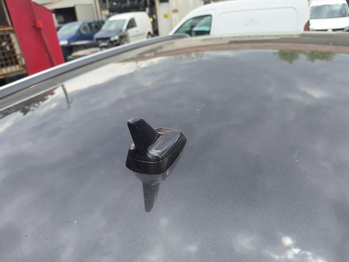 Antena radio AUDI A4 IV Avant 8K5, B8 2007 - 2015 2.0 TDI CAGA, CJCA, CMEA, CMFA