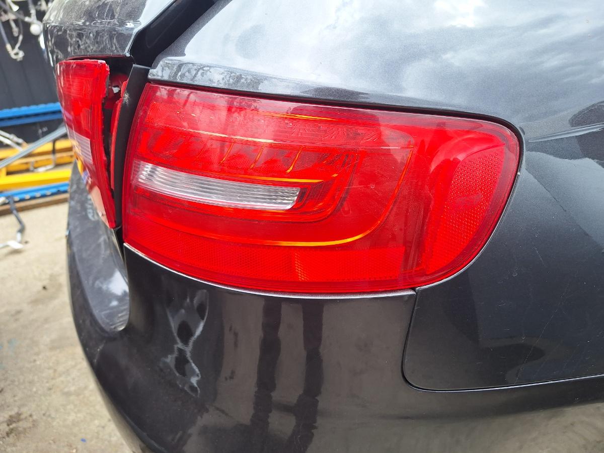 Lampa spate / Stop dreapta AUDI A4 IV Avant 8K5, B8 2007 - 2015 2.0 TDI CAGA, CJCA, CMEA, CMFA 8K9945096D