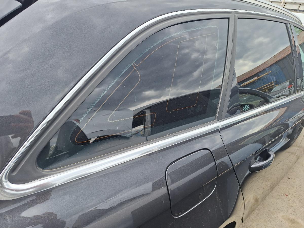 Geam lateral spate dreapta AUDI A4 IV Avant 8K5, B8 2007 - 2015 2.0 TDI CAGA, CJCA, CMEA, CMFA