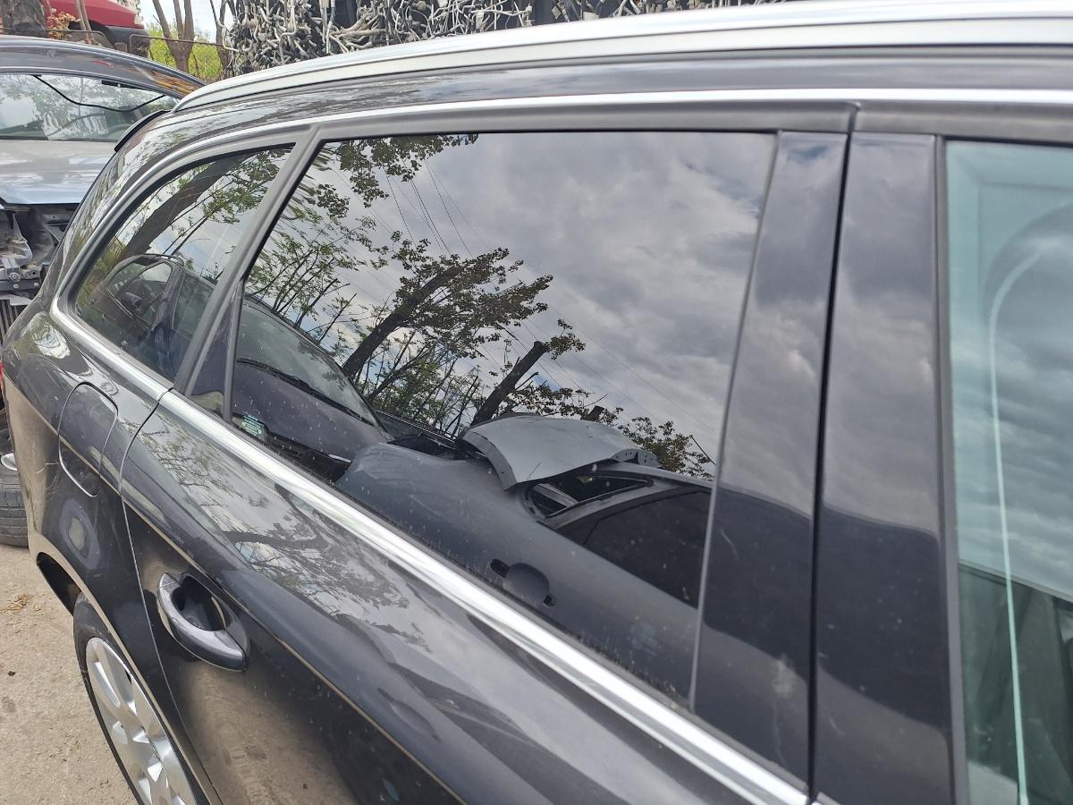 Geam portiera spate dreapta AUDI A4 IV Avant 8K5, B8 2007 - 2015 2.0 TDI CAGA, CJCA, CMEA, CMFA