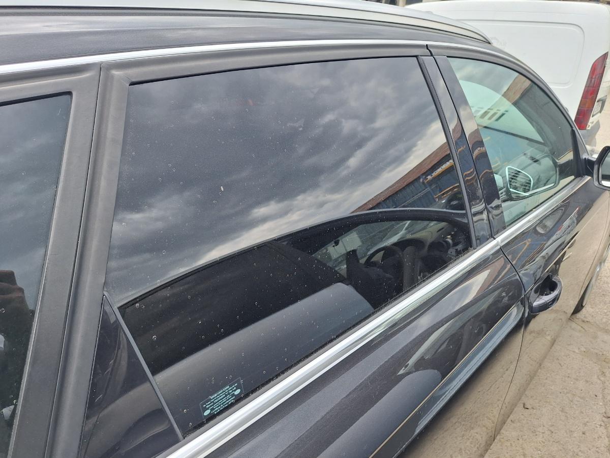Geam portiera spate dreapta AUDI A4 IV Avant 8K5, B8 2007 - 2015 2.0 TDI CAGA, CJCA, CMEA, CMFA