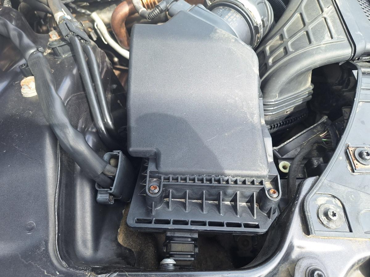 Carcasa filtru de aer AUDI A4 IV Avant 8K5, B8 2007 - 2015 2.0 TDI CAGA, CJCA, CMEA, CMFA