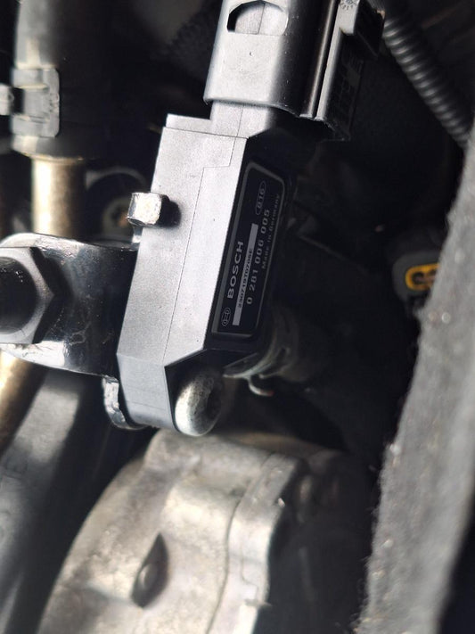 Senzor de presiune gaze de esapament AUDI A4 IV Avant 8K5, B8 2007 - 2015 2.0 TDI CAGA, CJCA, CMEA, CMFA BOSCH 0281006005