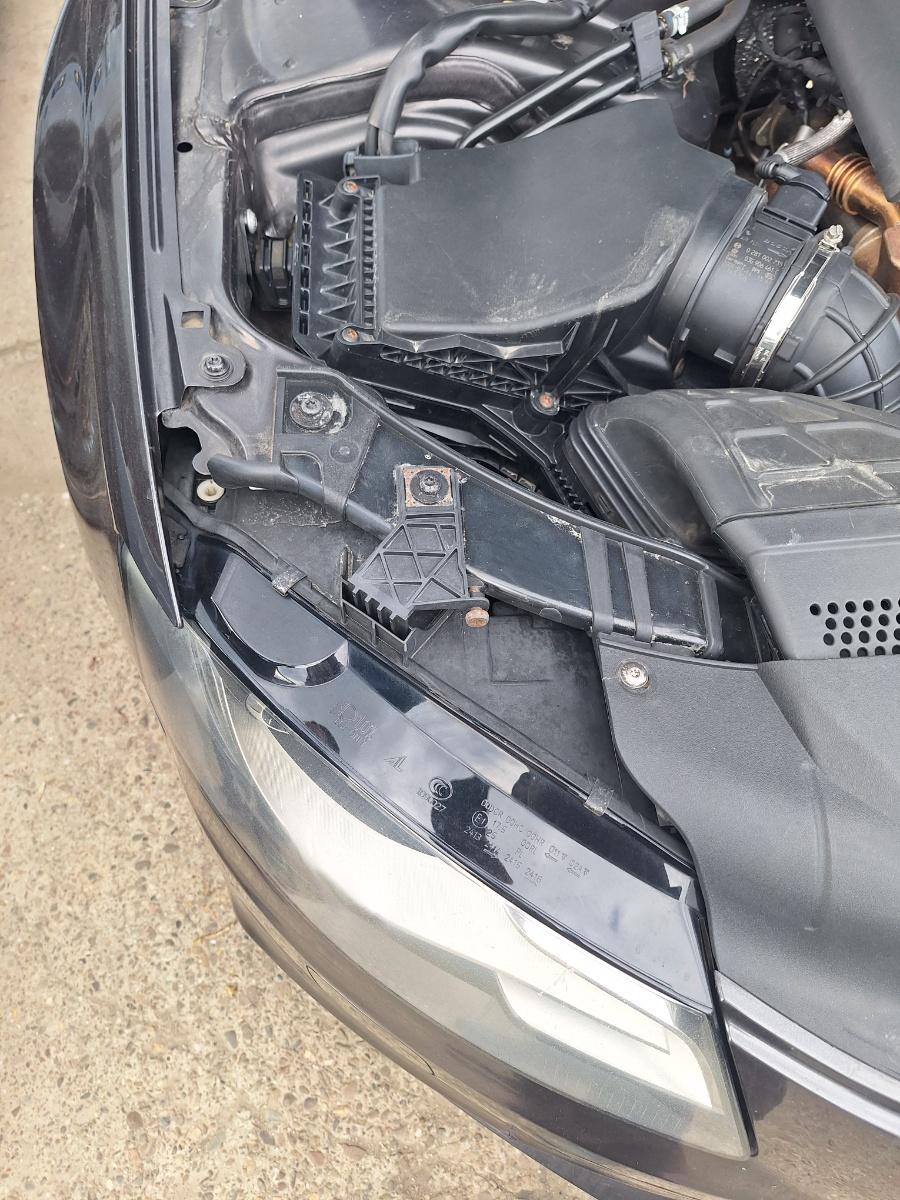 Far dreapta cu xenon LED si lupa AUDI A4 IV Avant 8K5, B8 2007 - 2011