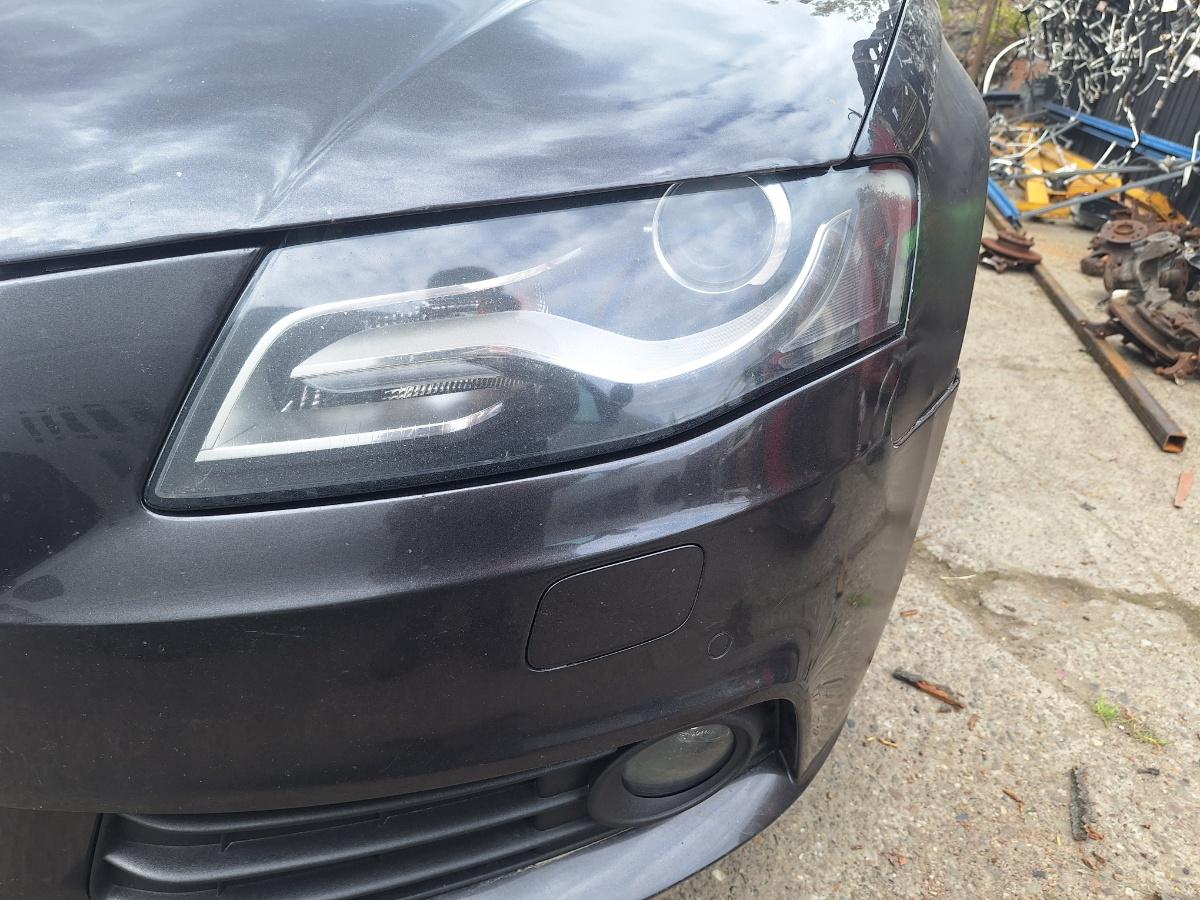 Far stanga cu xenon LED si lupa AUDI A4 IV Avant 8K5, B8 2007 - 2011