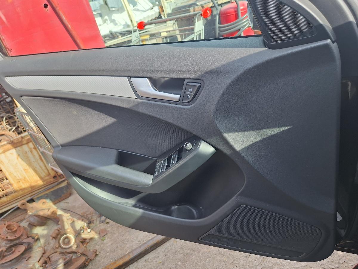 Tapiterie panou portiera fata stanga AUDI A4 IV Avant 8K5, B8 2007 - 2015 2.0 TDI CAGA, CJCA, CMEA, CMFA