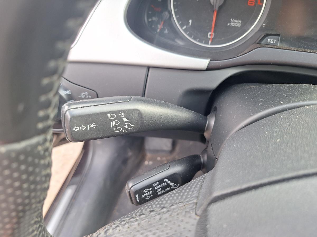 Maneta stergatoare lampa de semnalizare AUDI A4 IV Avant 8K5, B8 2007 - 2015 2.0 TDI CAGA, CJCA, CMEA, CMFA 8K0953502BK