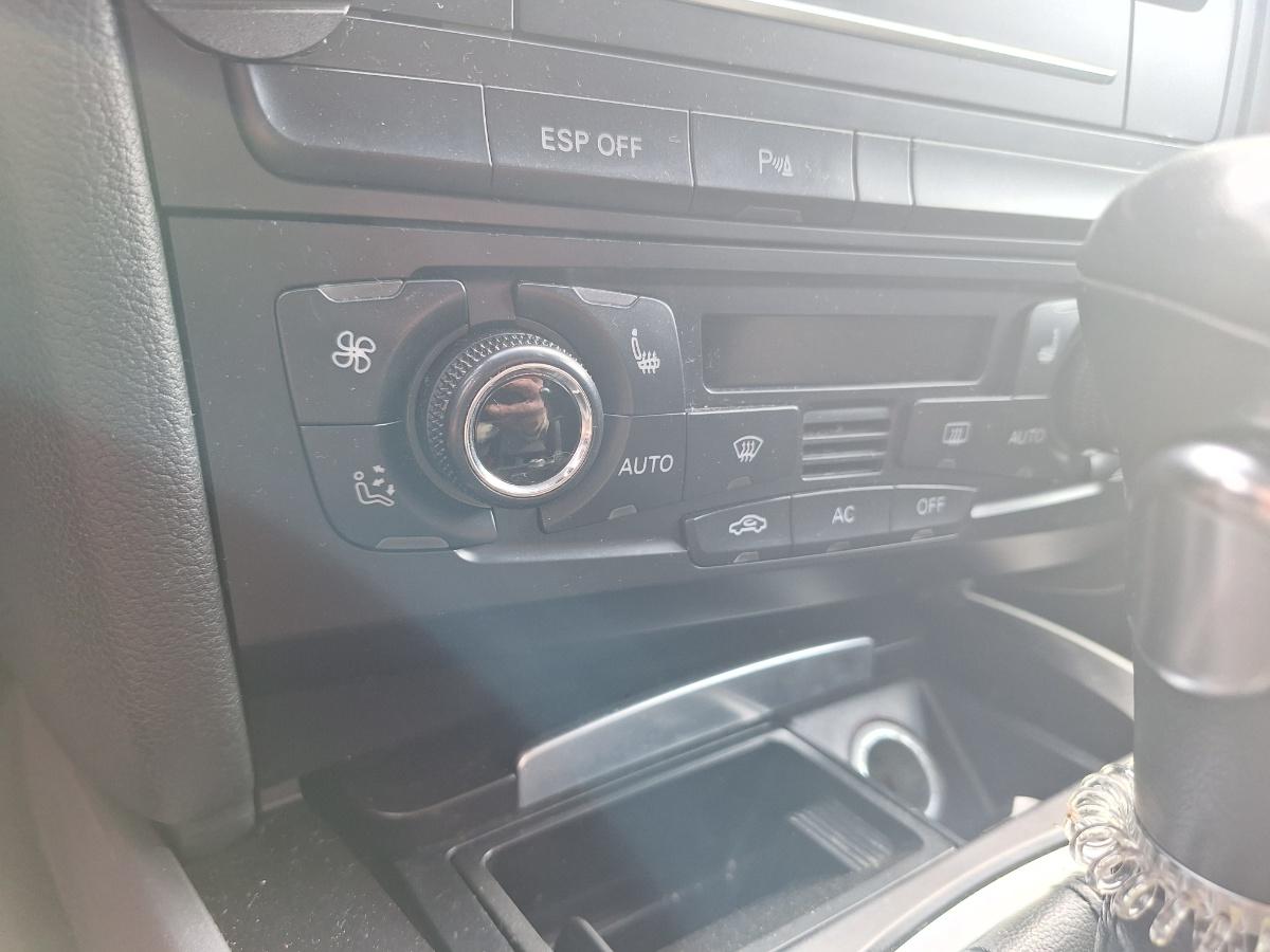 Panou Clima AUDI A4 IV Avant 8K5, B8 2007 - 2015 2.0 TDI CAGA, CJCA, CMEA, CMFA 8T1820043AQ