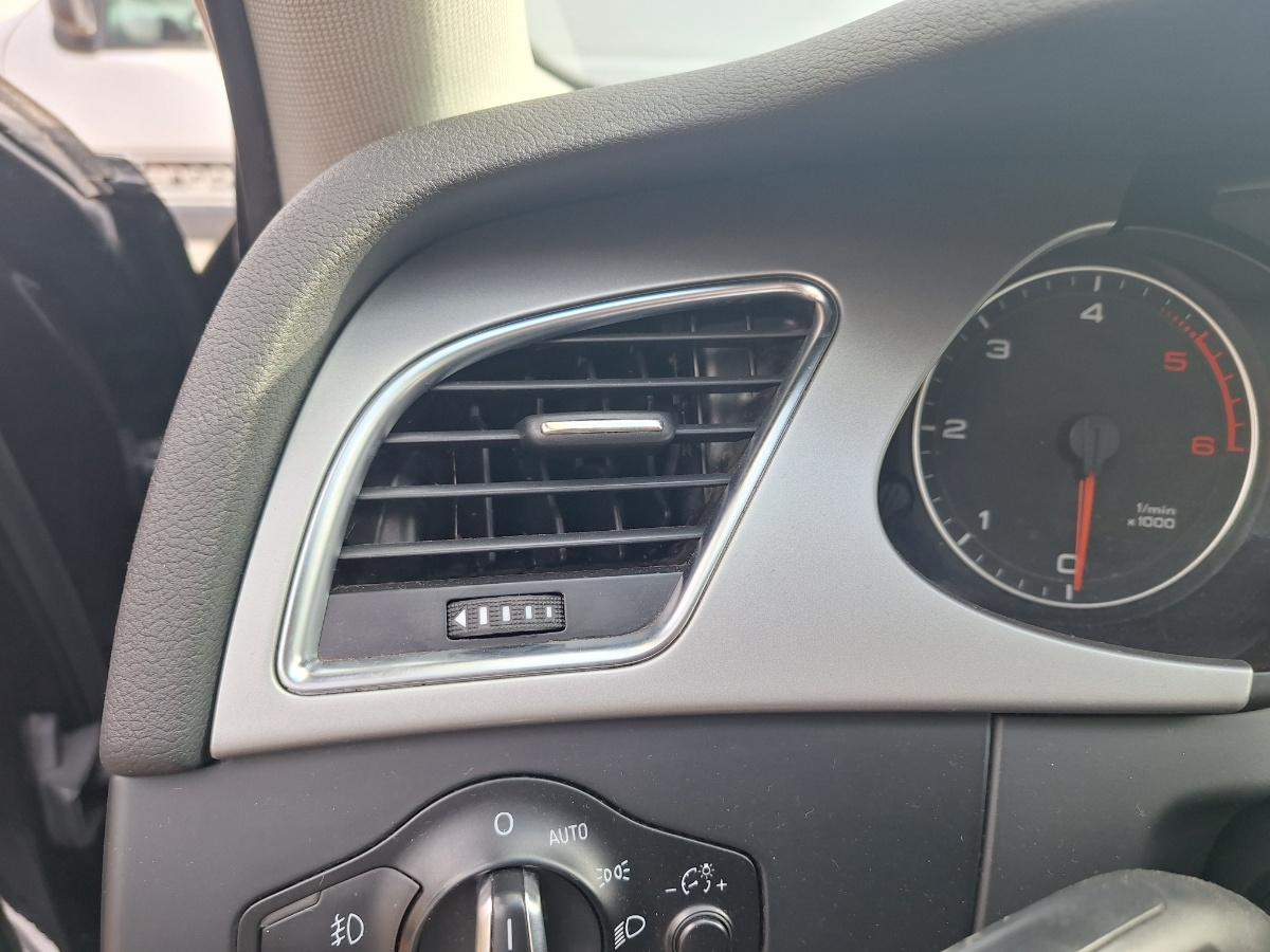 Grila de ventilatie bord centrala stanga AUDI A4 IV Avant 8K5, B8 2007 - 2015 2.0 TDI CAGA, CJCA, CMEA, CMFA