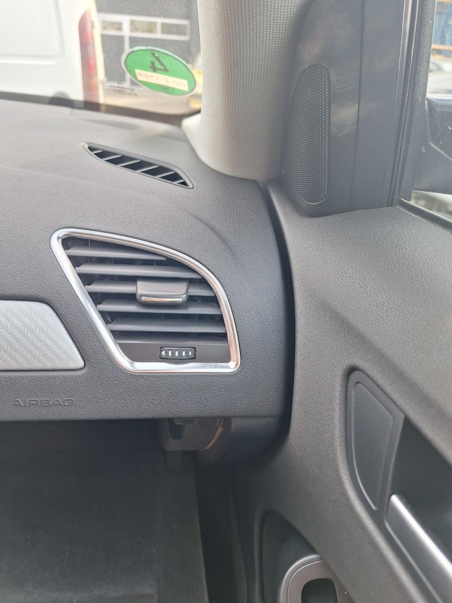 Grila de ventilatie laterala panou de bord dreapta AUDI A4 IV Avant 8K5, B8 2007 - 2015 2.0 TDI CAGA, CJCA, CMEA, CMFA