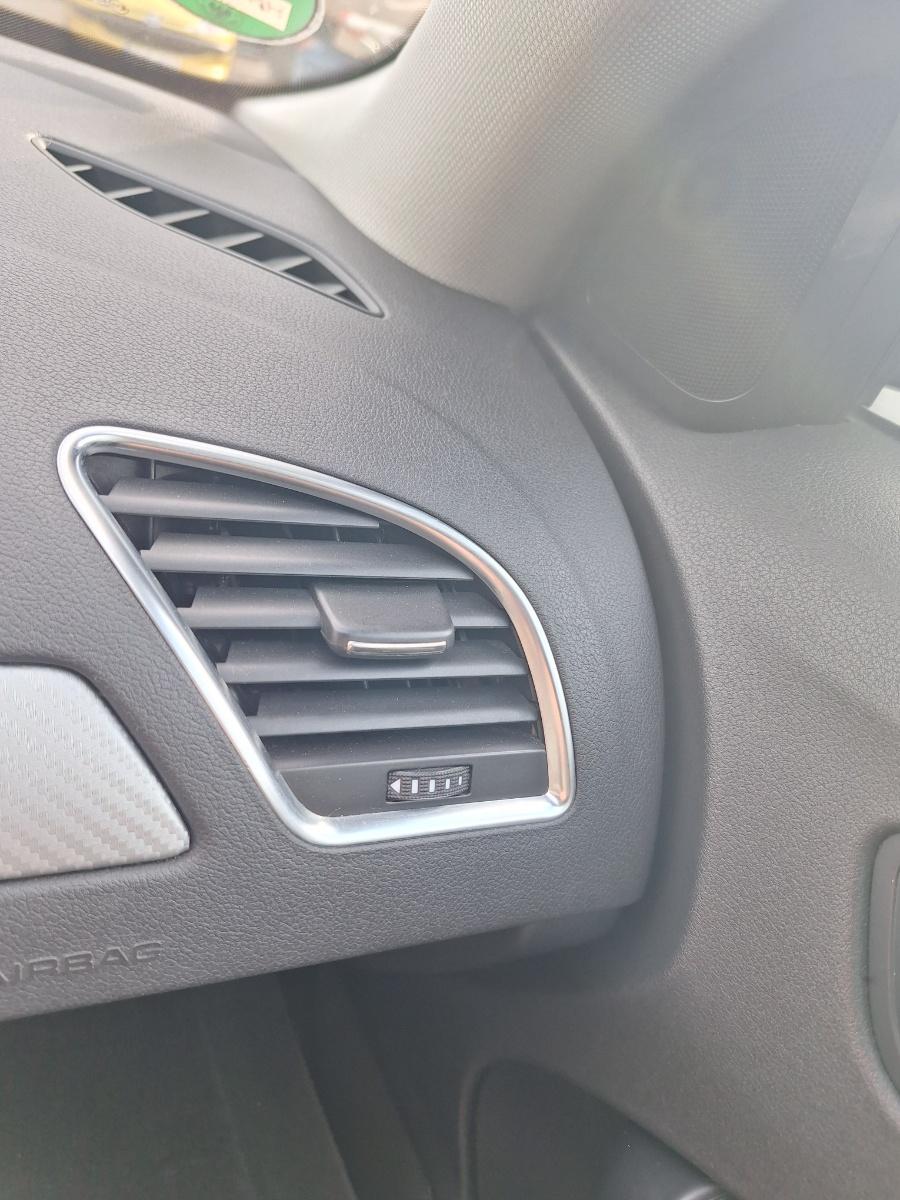 Grila de ventilatie laterala panou de bord dreapta AUDI A4 IV Avant 8K5, B8 2007 - 2015 2.0 TDI CAGA, CJCA, CMEA, CMFA