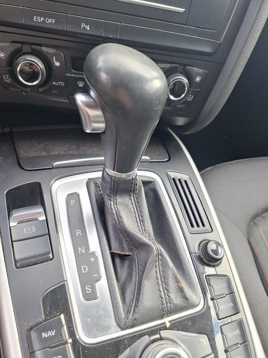 Nuca/manson schimbator de viteze AUDI A4 IV Avant 8K5, B8 2007 - 2015 2.0 TDI CAGA, CJCA, CMEA, CMFA