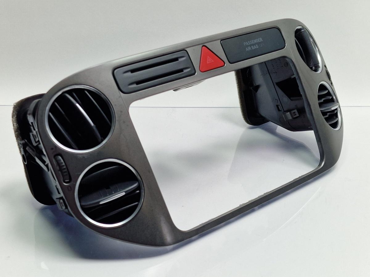 Grile ventilatie bord centrala VOLKSWAGEN TIGUAN 5N_ 2007 -> 2.0 TDI 4motion CBAB, CFFB, CLJA 5M0858071K