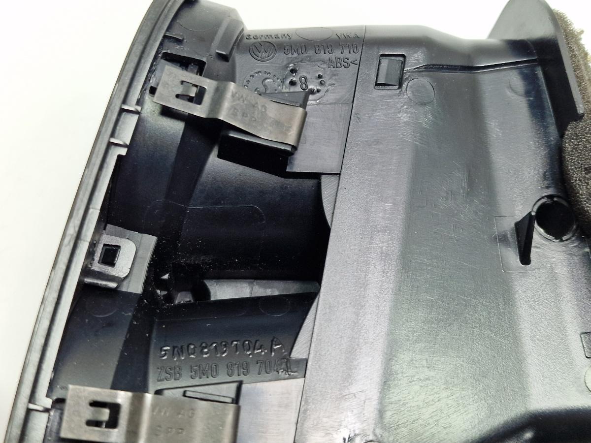 Grila ventilatie laterala panou bord dreapta VOLKSWAGEN TIGUAN 5N_ 2007 -> 2.0 TDI 4motion CBAB, CFFB, CLJA 5N0819704A