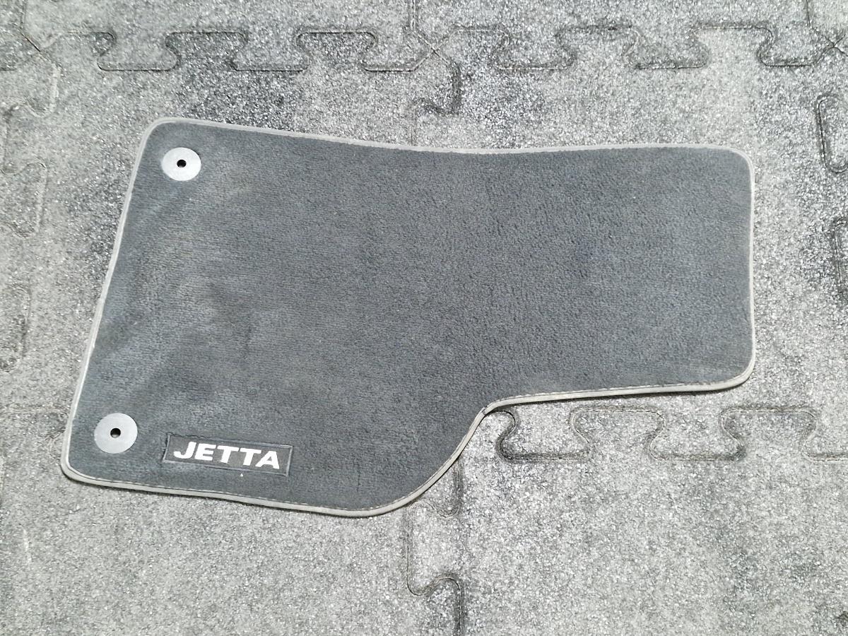 Covoras dreapta fata VOLKSWAGEN JETTA IV 162, 163, AV3, AV2 2009 -> 1.2 TSI CBZB 5C7061270A