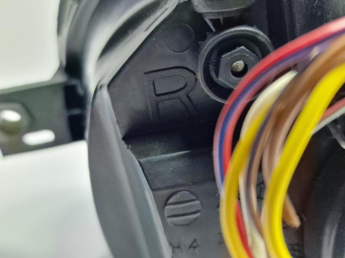 Far dreapta VOLKSWAGEN LUPO 6X1, 6E1 1998 - 2005 1.0 1.0 1.0 AER, ALD, ALL, ANV, AUC 6X1941752J
