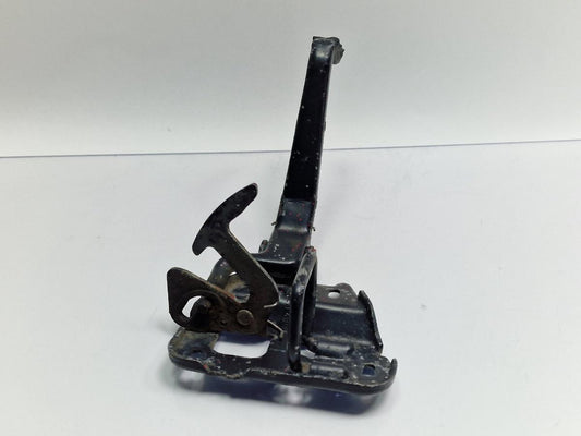 Maner deschidere capota motor AUDI A4 Avant 8D5, B5 1994 - 2001 1.6 1.6 1.6 ALZ 8D0823480D