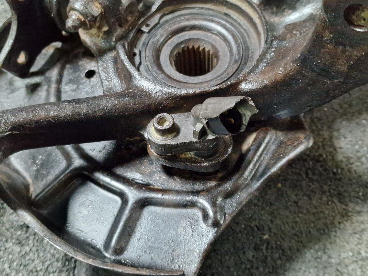 Fuzeta dreapta fata SEAT IBIZA III 6K1 1999 - 2002 1.4 16V APE, AUA 1H0407256B