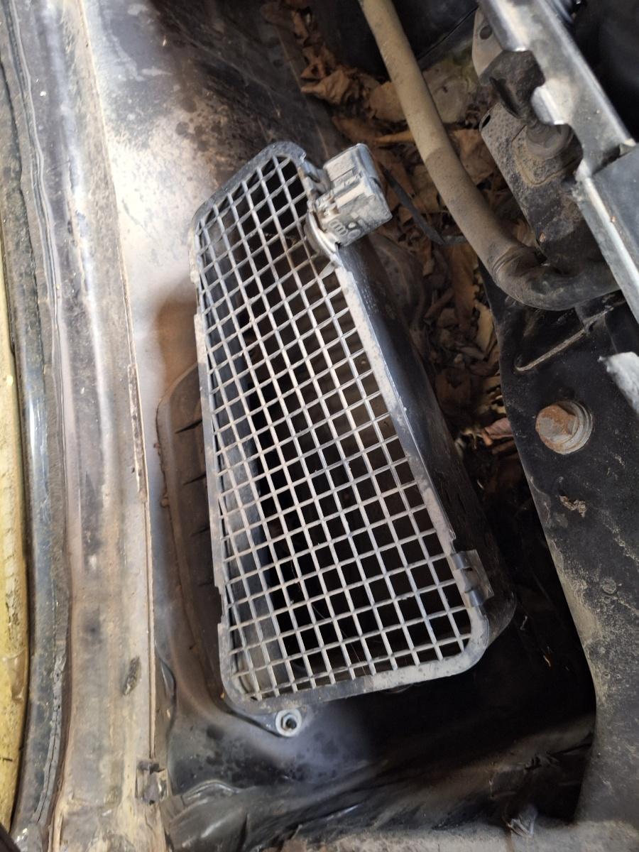 Cadru microfiltru de aer habitaclu (piesa) AUDI A4 IV Avant 8K5, B8 2007 - 2015 2.0 TDI CAGA, CJCA, CMEA, CMFA 8K1819904