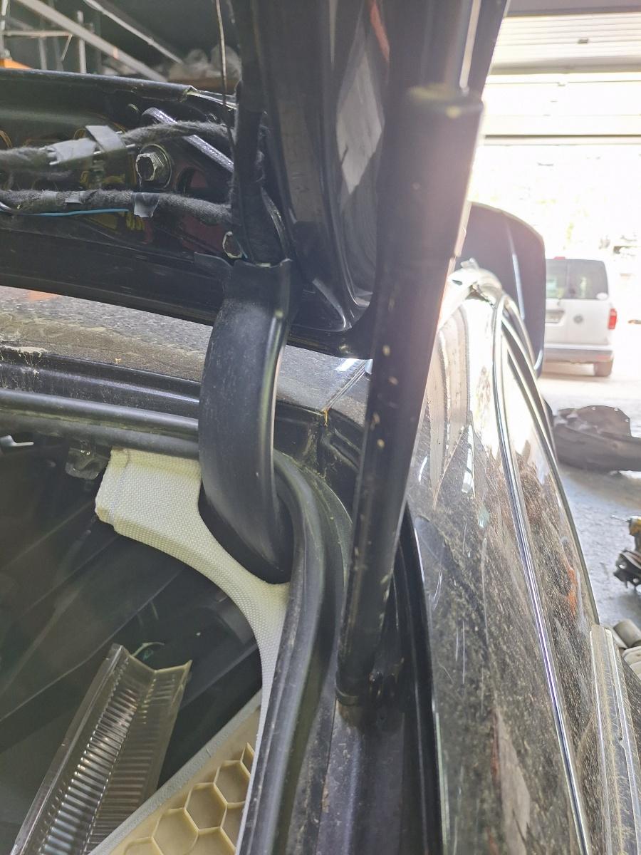 Amortizor portbagaj AUDI A4 IV Avant 8K5, B8 2007 - 2015 2.0 TDI CAGA, CJCA, CMEA, CMFA