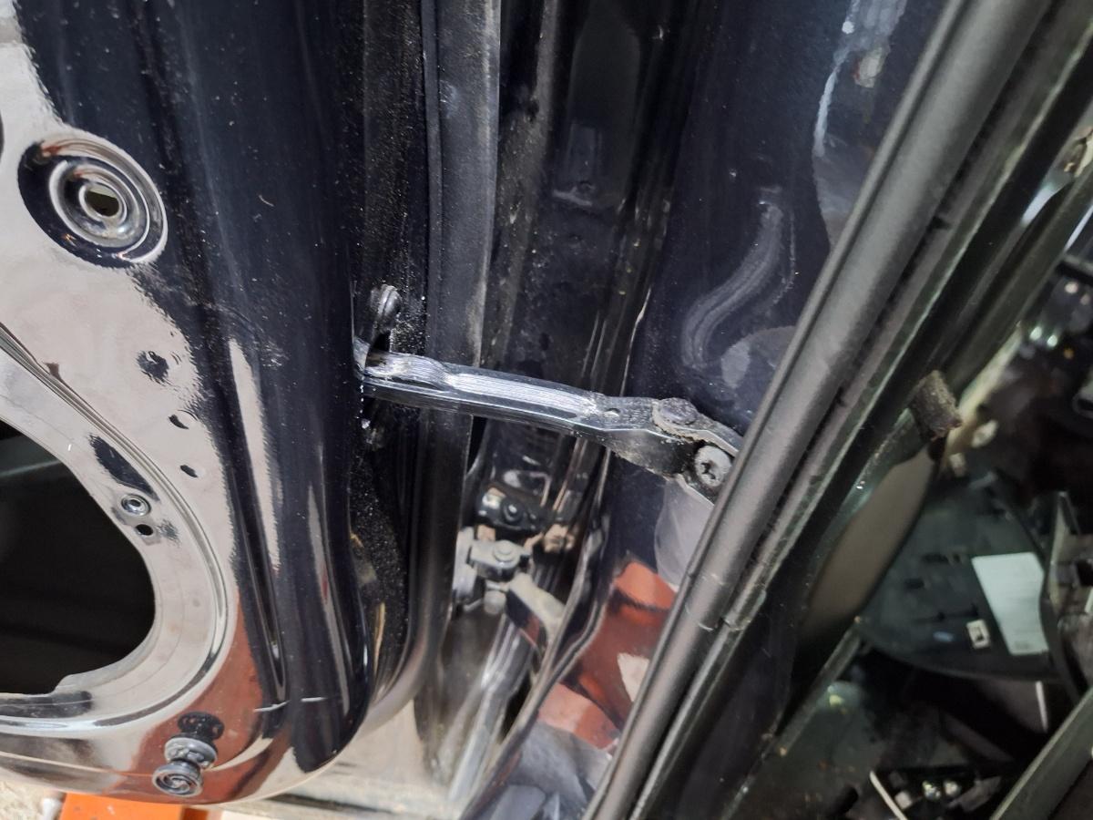 Limitator portiera fata AUDI Q5 8RB 2008 -> 2.0 TDI quattro CAHA, CGLB, CMGA