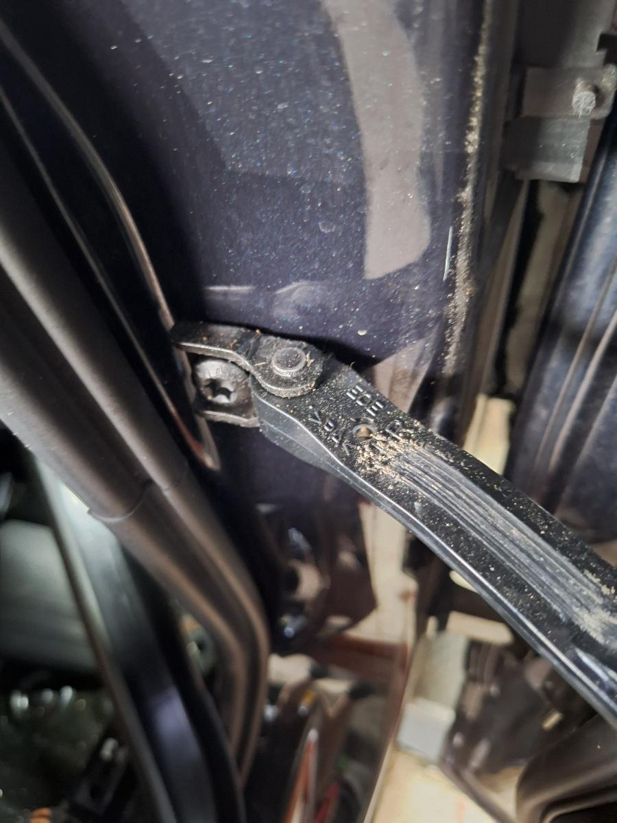Limitator portiera spate dreapta AUDI Q5 8RB 2008 -> 2.0 TDI quattro CAHA, CGLB, CMGA