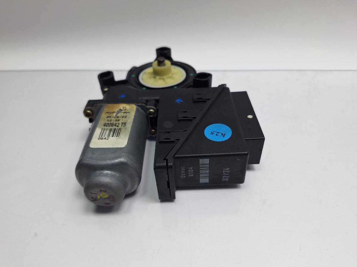 Motoras geam dreapta fata VOLKSWAGEN POLO 9N_ 2001 - 2012 1.4 16V AUA, BBY, BKY 6Q2959801A