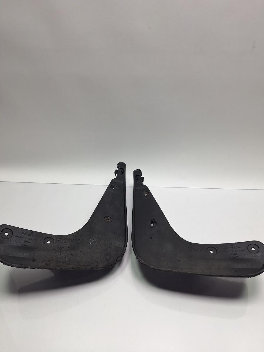 Aparatori noroi fata VOLKSWAGEN GOLF V 1K1 2003 - 2009 1.9 TDI BKC, BLS, BXE 1K0075111