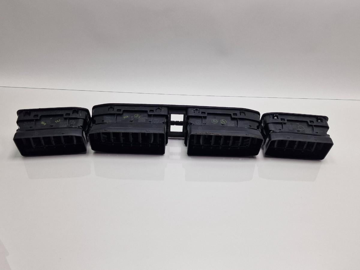 Grile ventilatie bord VOLKSWAGEN CADDY IV Estate SAB, SAJ 2015 -> 2.0 TDI CUUD, DFSD 2K5819728