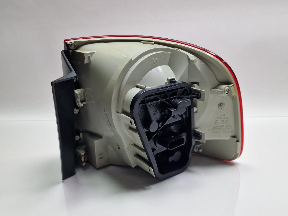 Stop de pe caroserie stanga VOLKSWAGEN TOUAREG 7LA, 7L6, 7L7 2002 - 2013 2.5 R5 TDI BAC, BPE 7L6945095K