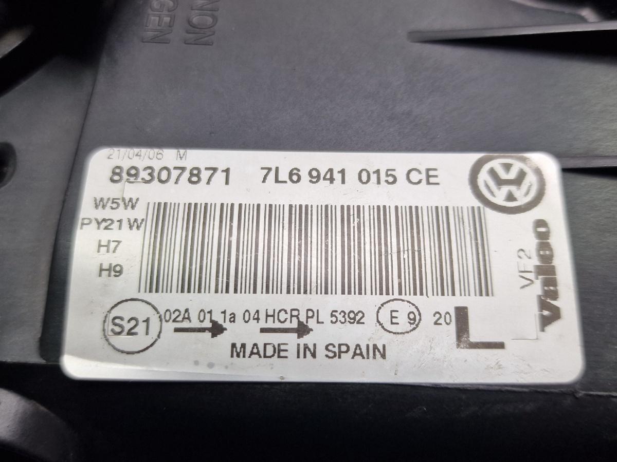 Far halogen stanga VOLKSWAGEN TOUAREG 7LA, 7L6, 7L7 2002 - 2013 2.5 R5 TDI BAC, BPE 7L6941015CE
