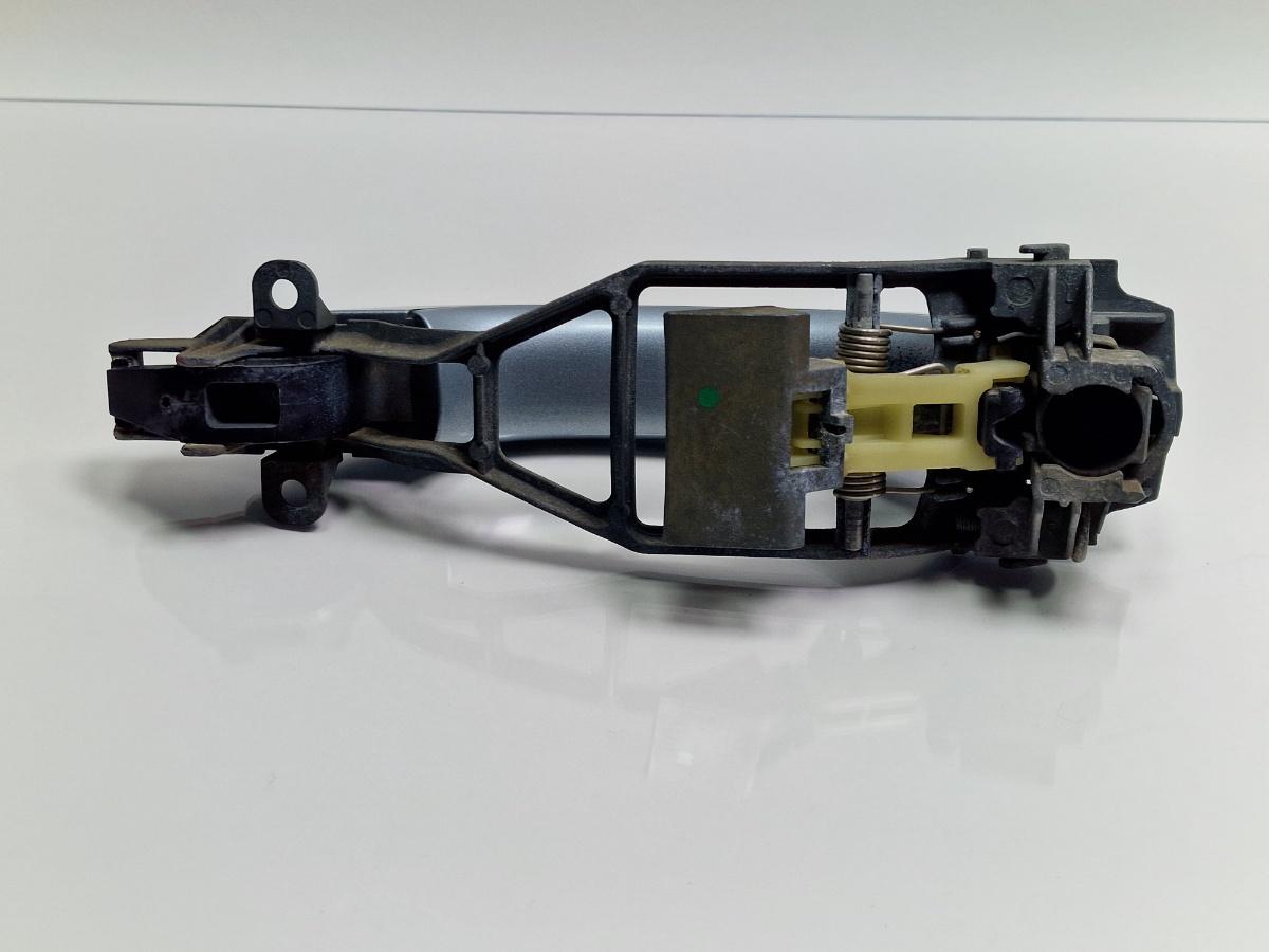 Maner/suport exterior usa dreapta fata VOLKSWAGEN TOUAREG 7LA, 7L6, 7L7 2002 - 2013 albastru LB5S 7L0837886C