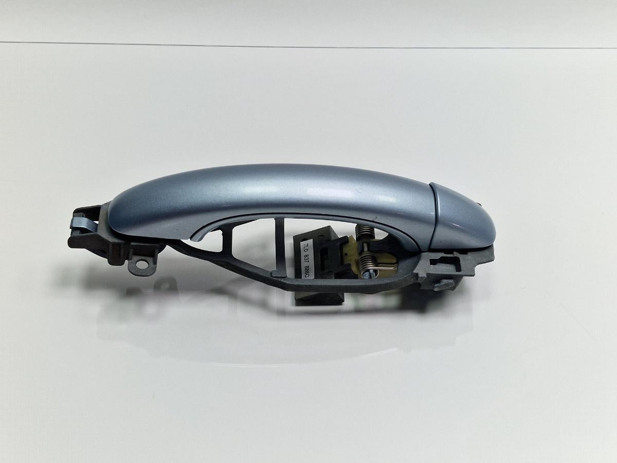 Maner/suport exterior usa dreapta fata VOLKSWAGEN TOUAREG 7LA, 7L6, 7L7 2002 - 2013 albastru LB5S 7L0837886C